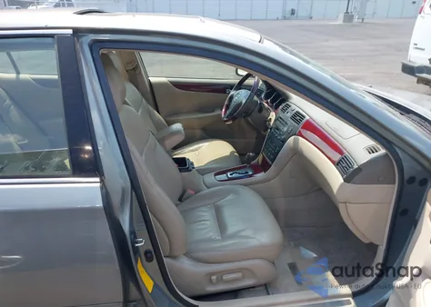 2003 Lexus Es 300 from USA, damaged, VIN JTHBF30G330106970